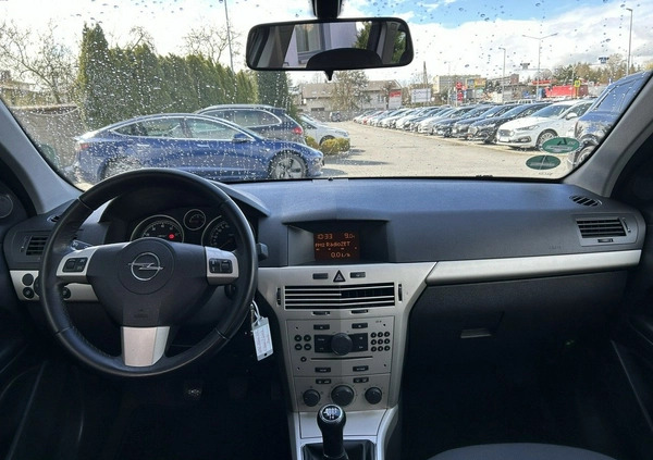 Opel Astra cena 17900 przebieg: 205000, rok produkcji 2007 z Zelów małe 121